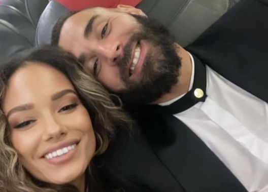 Instagram Benzema sta per diventare papà? La sua fidanzata risponde sui social: “Per favore non…” - immagine 1