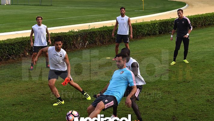 Palermo: cena di squadra giovedì per i rosanero, ecco come De Zerbi &#8216;crea&#8217; il gruppo 