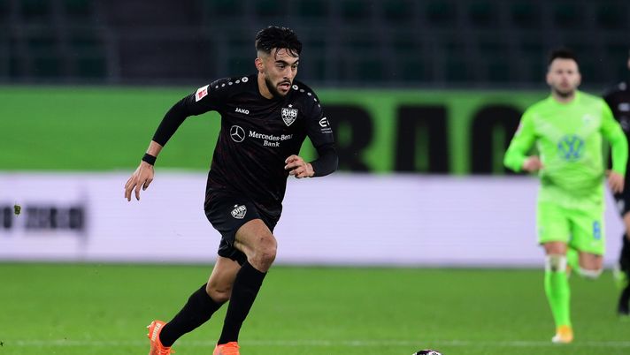 WOLFSBURG, GERMANY - DECEMBER 20: Nicolas Gonzalez of VfB Stuttgart runs with the ball during the Bundesliga match between VfL Wolfsburg and VfB Stuttgart at Volkswagen Arena on December 20, 2020 in Wolfsburg, Germany. Sporting stadiums around Germany remain under strict restrictions due to the Coronavirus Pandemic as Government social distancing laws prohibit fans inside venues resulting in games being played behind closed doors. (Photo by Oliver Hardt/Getty Images) WOLFSBURG, GERMANY - DECEMBER 20: Nicolas Gonzalez of VfB Stuttgart runs with the ball during the Bundesliga match between VfL Wolfsburg and VfB Stuttgart at Volkswagen Arena on December 20, 2020 in Wolfsburg, Germany. Sporting stadiums around Germany remain under strict restrictions due to the Coronavirus Pandemic as Government social distancing laws prohibit fans inside venues resulting in games being played behind closed doors. (Photo by Oliver Hardt/Getty Images)