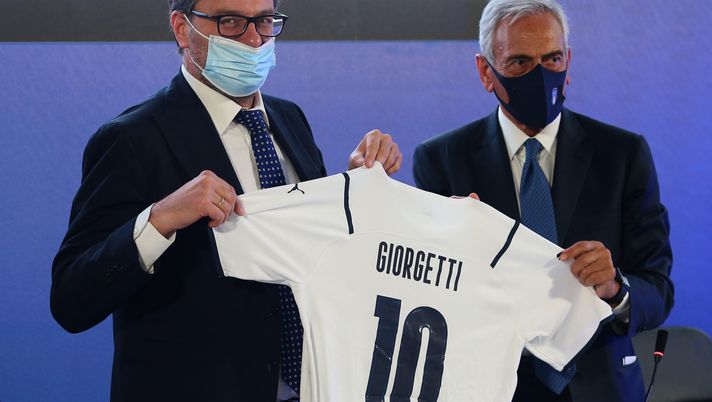 Min. Economia: “Perché togliere punti alla Juve? Meglio sequestrarle lo stadio” - immagine 1