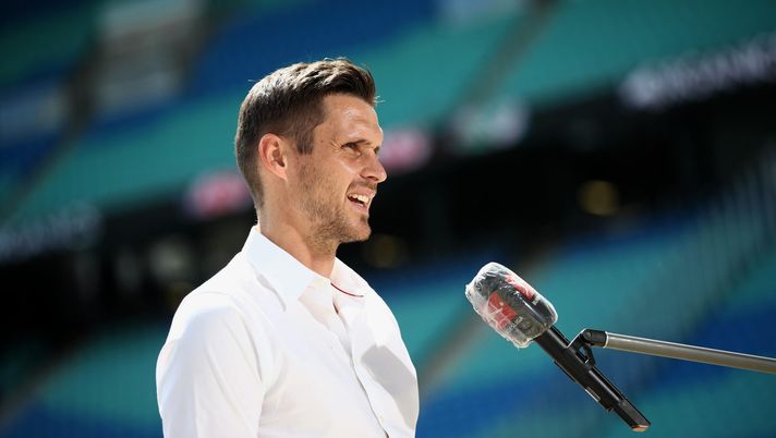 LEIPZIG, GERMANY - JUNE 20: Head of the Licensing Player Department Sebastian Kehl of Borussia Dortmund is interviewed ahead the Bundesliga match between RB Leipzig and Borussia Dortmund at Red Bull Arena on June 20, 2020 in Leipzig, Germany. (Photo by Maja Hitij/Getty Images) LEIPZIG, GERMANY - JUNE 20: Head of the Licensing Player Department Sebastian Kehl of Borussia Dortmund is interviewed ahead the Bundesliga match between RB Leipzig and Borussia Dortmund at Red Bull Arena on June 20, 2020 in Leipzig, Germany. (Photo by Maja Hitij/Getty Images)