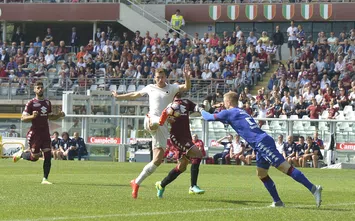  Hart in uscita anticipa Dzeko: il portiere era stato grande protagonista del match d'andata