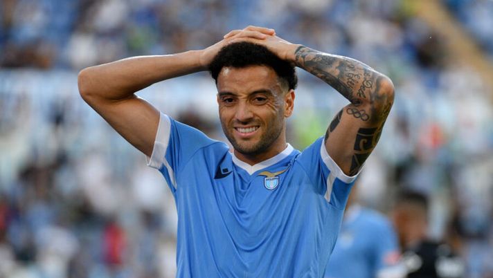 ROME, ITALY - AUGUST 28: Felipe Anderson of SS Lazio reacts during the Serie A match between SS Lazio and Spezia Calcio at Stadio Olimpico on August 28, 2021 in Rome, Italy. (Photo by Marco Rosi/Getty Images) Sarri rivela: “Quando ho sentito i tifosi beccare Felipe Anderson ho pensato…” - immagine 1