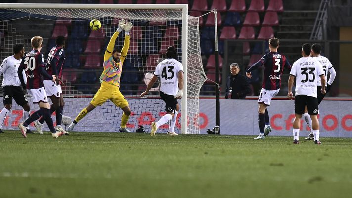 BOLOGNA, ITALY - JANUARY 27: Stefan Posch of Bologna FC scores their team's first goal during the Serie A match between Bologna FC and Spezia Calcio at Stadio Renato Dall'Ara on January 27, 2023 in Bologna, Italy. (Photo by Alessandro Sabattini/Getty Images) Posch e Orso, Bologna nono: battuto lo Spezia 2-0- immagine 1