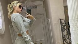 Wanda Nara saluta i follower in tuta (con borsa chic abbinata): “Good morning Paris”
