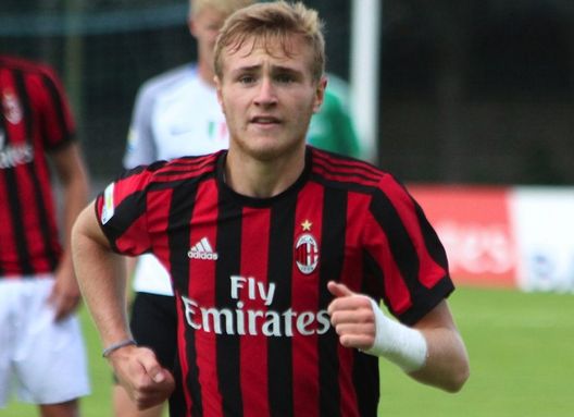 Tommaso Pobega, centrocampista di proprietà del Milan attualmente in prestito allo Spezia. Tommaso Pobega, centrocampista di proprietà del Milan attualmente in prestito allo Spezia.