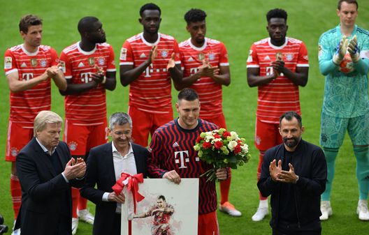 (Photo by Matthias Hangst/Getty Images) Bayern, Oliver Kahn: “Qui noi non ci rilassiamo mai, pensiamo sempre alla prossima vittoria”- immagine 2