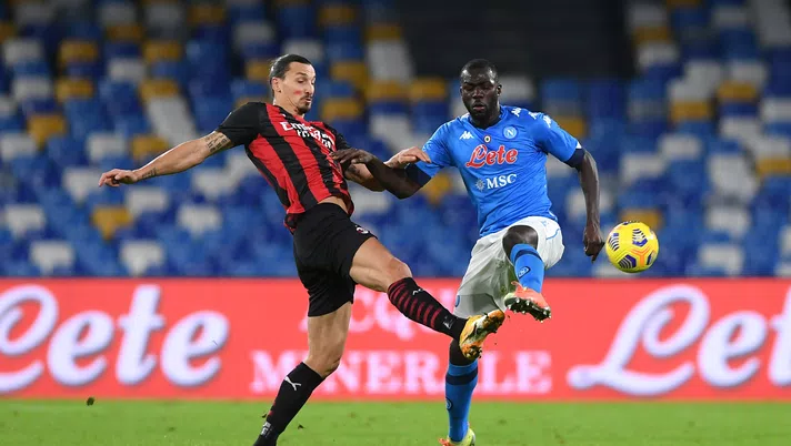 Zlatan Ibrahimovic e Kalidou Koulibaly (Photo by Francesco Pecoraro/Getty Images)