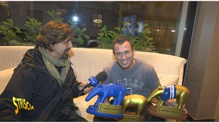 Sampdoria, tapiro d’oro a Cassano: “Mi hanno detto che sono vecchio, occhio a gennaio” Sampdoria, tapiro d’oro a Cassano: “Mi hanno detto che sono vecchio, occhio a gennaio”