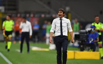  MILAN, ITALY - JULY 13: Head coach of FC Internazionale Antonio Conte reacts during the Serie A match between FC Internazionale and Torino FC at Stadio Giuseppe Meazza on July 13, 2020 in Milan, Italy. (Photo by Claudio Villa - Inter/Inter via Getty Images)
