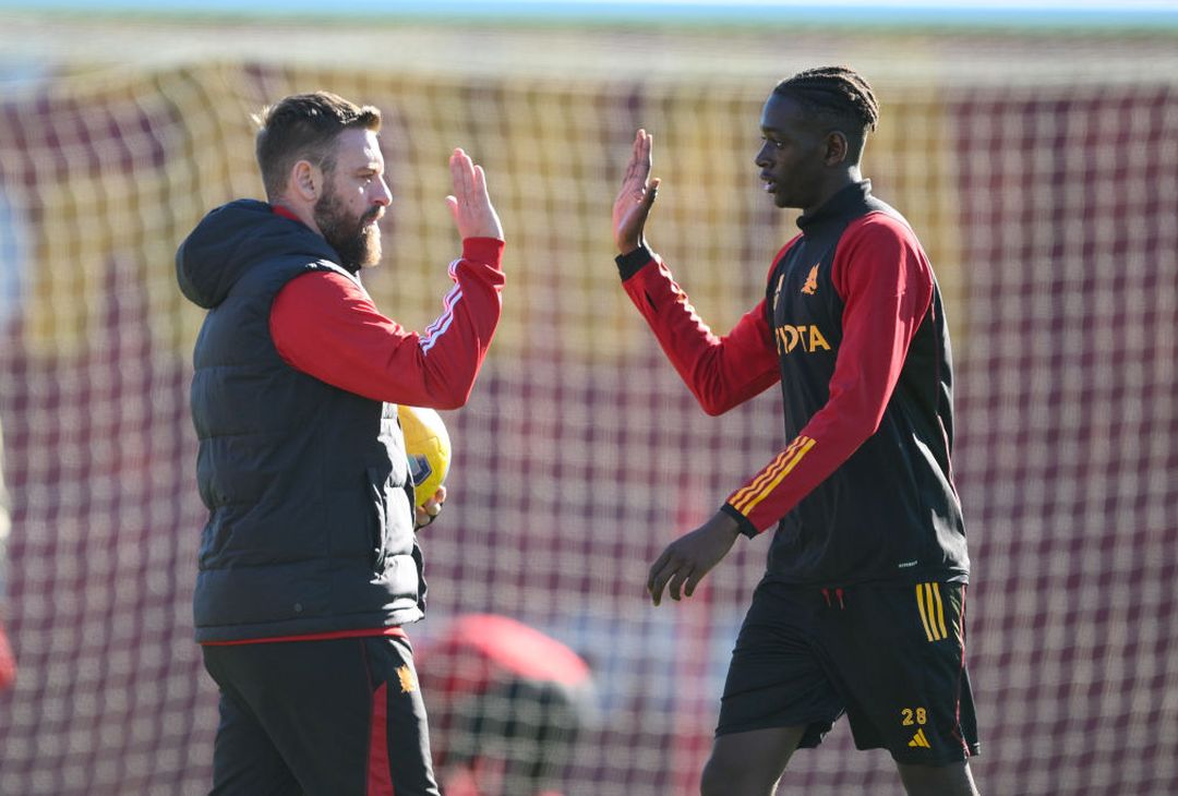 Roma, la ripresa degli allenamenti dopo la vittoria col Verona – FOTO GALLERY - immagine 14