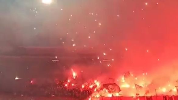 Derby di Belgrado senza gol, la Stella Rossa resta avanti: spettacolo soprattutto nelle curve- immagine 2