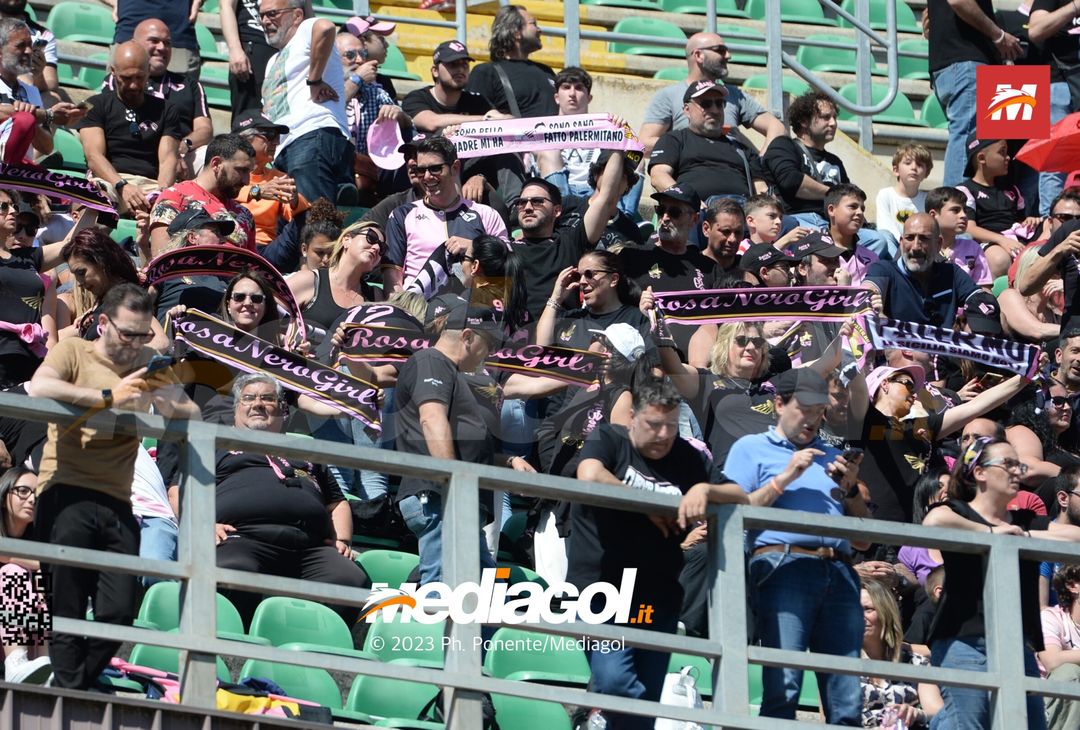 FOTOTIFO Palermo-Spal 2-1, gli scatti ai tifosi al “Renzo Barbera” (GALLERY) - immagine 58