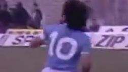 Il mito di Maradona non muore mai: le immagini più belle con il Napoli