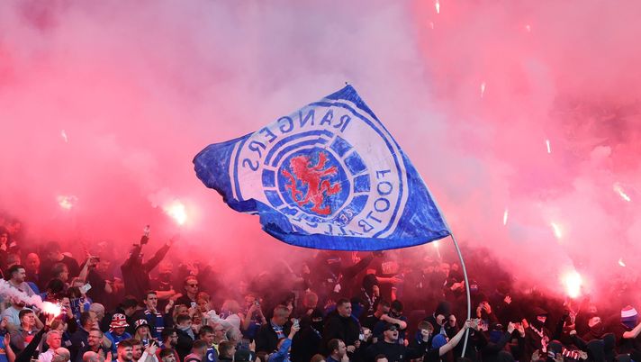 GLASGOW, SCOTLAND - APRIL 17: Rangers fans are seen during the Scottish Cup Semi Final match between Celtic FC and Rangers FC at Hampden Park on April 17, 2022 in Glasgow, Scotland. (Photo by Ian MacNicol/Getty Images) Lineker e Shearer d’accordo: “L’odio del derby fra Rangers e Celtic è di un livello superiore…” - immagine 1