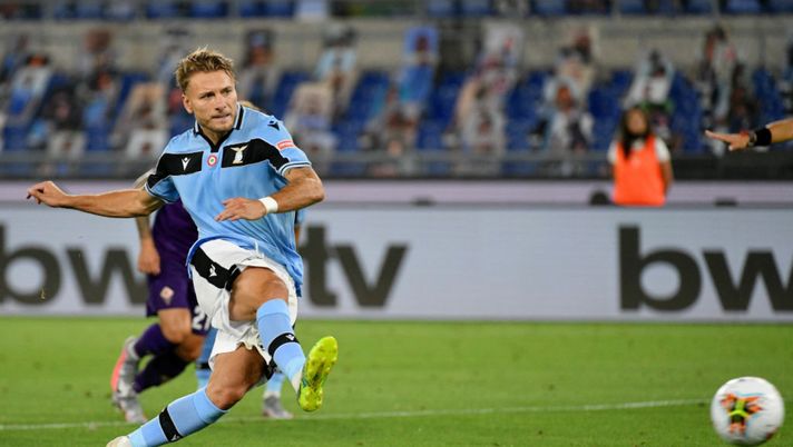 Il calcio di rigore trasformato da Ciro Immobile in Lazio-Fiorentina (credits: Getty Images) 