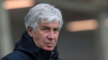 BERGAMO, ITALY - FEBRUARY 06: Gian Piero Gasperini, Head Coach of Atalanta B.C. looks on prior to the Serie A match between Atalanta BC and Torino FC at Gewiss Stadium on February 06, 2021 in Bergamo, Italy. Sporting stadiums around Italy remain under strict restrictions due to the Coronavirus Pandemic as Government social distancing laws prohibit fans inside venues resulting in games being played behind closed doors. (Photo by Emilio Andreoli/Getty Images) BERGAMO, ITALY - FEBRUARY 06: Gian Piero Gasperini, Head Coach of Atalanta B.C. looks on prior to the Serie A match between Atalanta BC and Torino FC at Gewiss Stadium on February 06, 2021 in Bergamo, Italy. Sporting stadiums around Italy remain under strict restrictions due to the Coronavirus Pandemic as Government social distancing laws prohibit fans inside venues resulting in games being played behind closed doors. (Photo by Emilio Andreoli/Getty Images)