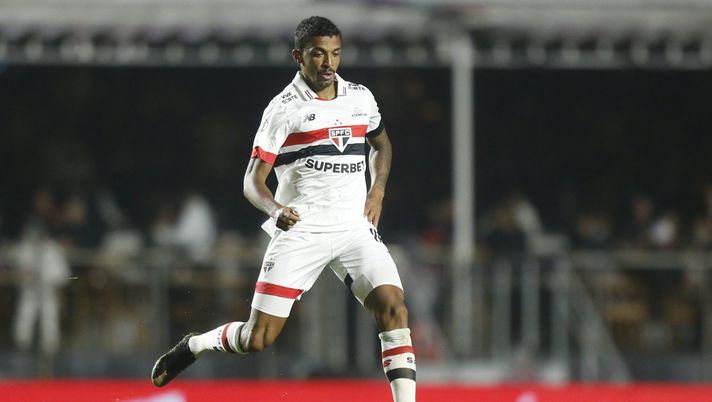 Paura per Luiz Gustavo: embolia polmonare dopo la gara di Libertadores - immagine 1