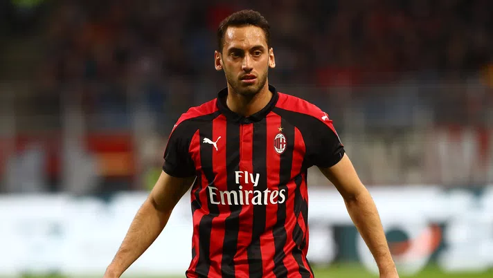 Hakan Calhanoglu, fantasista del Milan (credits: GETTY Images)