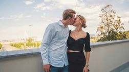 Prima giornata alla Juve, la fidanzata di de Ligt parla già italiano: “Sono felice per te”