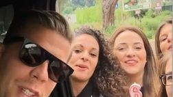 VIDEO – Szczesny canta ‘Happy birthday’ con le tifose romaniste