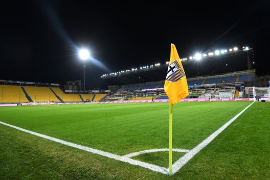 PARMA, ITALY - JANUARY 24: General view inside of the stadium ahead of the Serie A match between Parma Calcio and UC Sampdoria at Stadio Ennio Tardini on January 24, 2021 in Parma, Italy. Sporting stadiums around Italy remain under strict restrictions due to the Coronavirus Pandemic as Government social distancing laws prohibit fans inside venues resulting in games being played behind closed doors. (Photo by Alessandro Sabattini/Getty Images) PARMA, ITALY - JANUARY 24: General view inside of the stadium ahead of the Serie A match between Parma Calcio and UC Sampdoria at Stadio Ennio Tardini on January 24, 2021 in Parma, Italy. Sporting stadiums around Italy remain under strict restrictions due to the Coronavirus Pandemic as Government social distancing laws prohibit fans inside venues resulting in games being played behind closed doors. (Photo by Alessandro Sabattini/Getty Images)