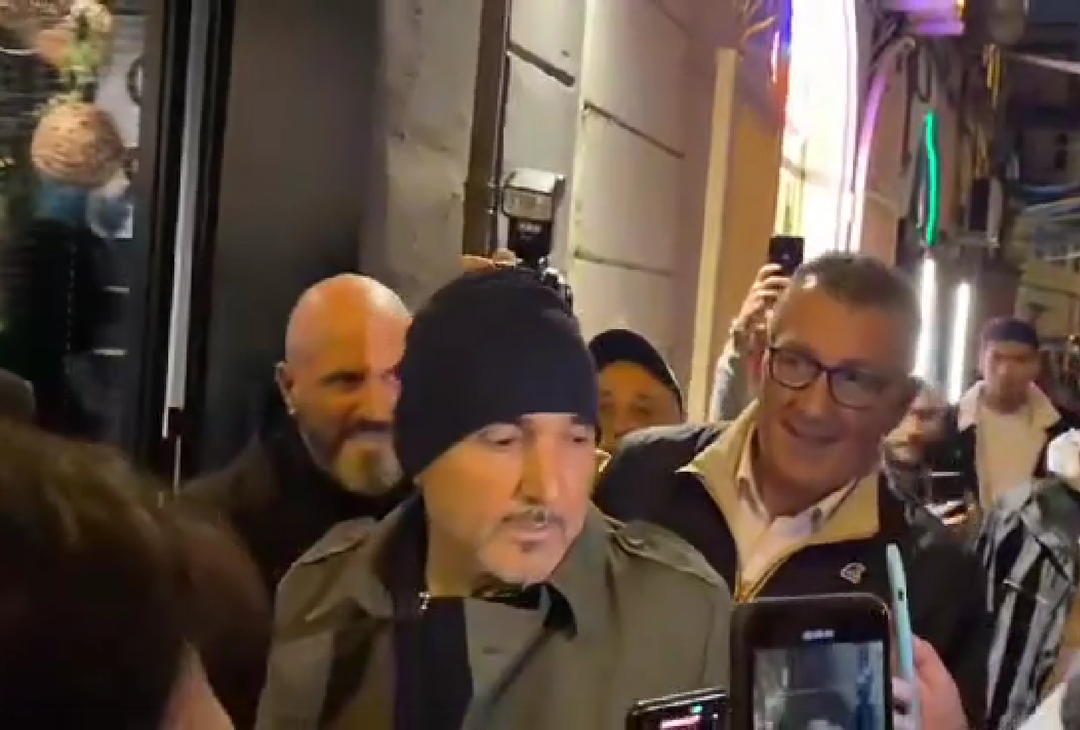 GALLERY Napoli a cena in pieno centro: si festeggia lo scudetto! - immagine 2