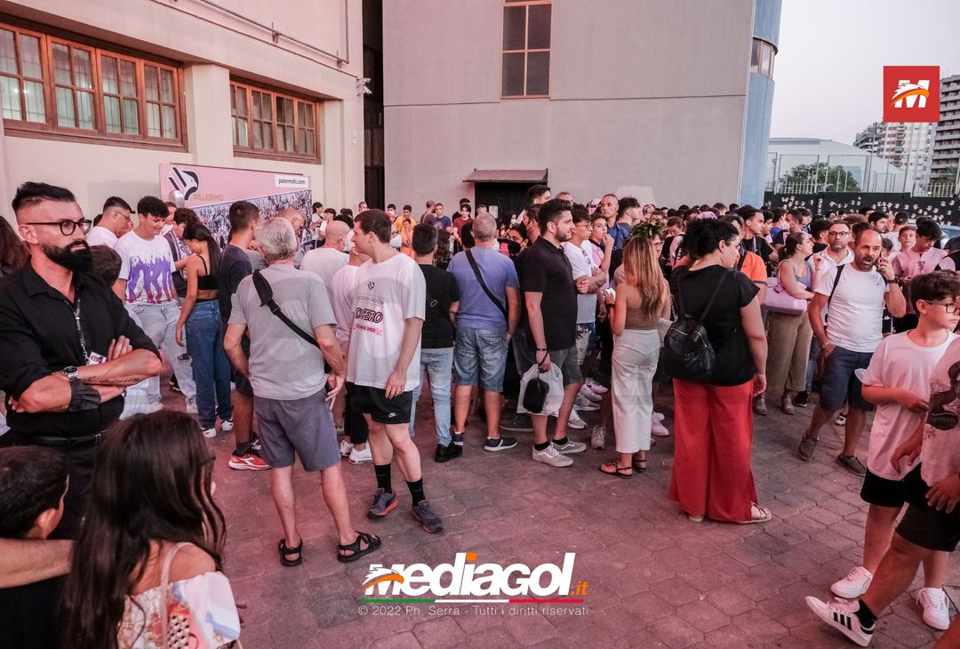FOTO RITIRO PALERMO, Brunori e l’incontro con i tifosi al Barbera (Gallery) - immagine 16