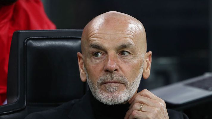 MILAN, ITALY - APRIL 15: Stefano Pioli, Head Coach of AC Milan looks on prior to the Serie A match between AC Milan and Genoa CFC at Stadio Giuseppe Meazza on April 15, 2022 in Milan, Italy. (Photo by Marco Luzzani/Getty Images) Pioli: “Voglio che Diaz spacchi la partita. Quanto può giocare Ibra? Dipende…” - immagine 1