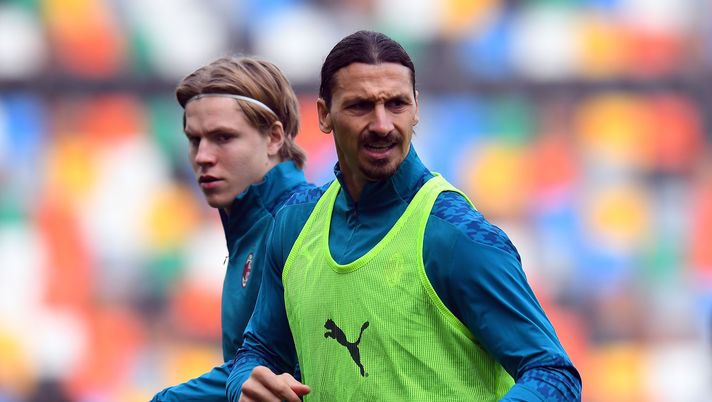 UDINE, ITALY - NOVEMBER 01: Zlatan Ibrahimovic of AC Milan warms up before the Serie A match between Udinese Calcio and AC Milan at Dacia Arena on November 01, 2020 in Udine, Italy. (Photo by Alessandro Sabattini/Getty Images) UDINE, ITALY - NOVEMBER 01: Zlatan Ibrahimovic of AC Milan warms up before the Serie A match between Udinese Calcio and AC Milan at Dacia Arena on November 01, 2020 in Udine, Italy. (Photo by Alessandro Sabattini/Getty Images)