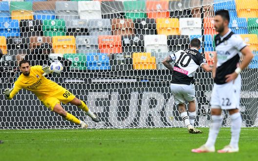 UDINE, ITALY - NOVEMBER 01: Rodrigo de Paul of Udinese Calcio scores the 1-1 goal during the Serie A match between Udinese Calcio and AC Milan at Dacia Arena on November 01, 2020 in Udine, Italy. (Photo by Alessandro Sabattini/Getty Images) UDINE, ITALY - NOVEMBER 01: Rodrigo de Paul of Udinese Calcio scores the 1-1 goal during the Serie A match between Udinese Calcio and AC Milan at Dacia Arena on November 01, 2020 in Udine, Italy. (Photo by Alessandro Sabattini/Getty Images)