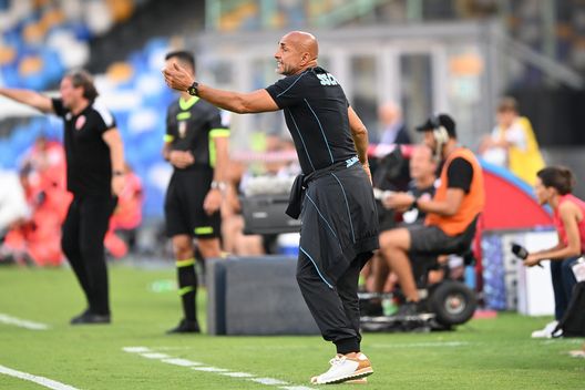 NAPLES, ITALY - AUGUST 21: Luciano Spalletti SSC Napoli coach during the Serie A match between SSC Napoli and AC Monza at Stadio Diego Armando Maradona on August 21, 2022 in Naples, Italy. (Photo by Francesco Pecoraro/Getty Images) Spalletti: “Vogliamo fare bene e dare il massimo. Attenzione alla Fiorentina”- immagine 2