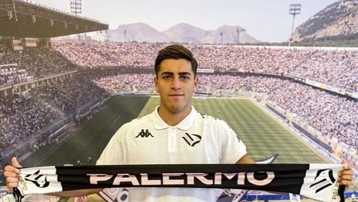 FOTO, Buttaro ringrazia la Roma: “Ora darò tutto me stesso al Palermo” FOTO, Buttaro ringrazia la Roma: “Ora darò tutto me stesso al Palermo”