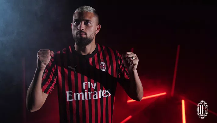 Léo Duarte, nuovo difensore del Milan (credits: acmilan.com)