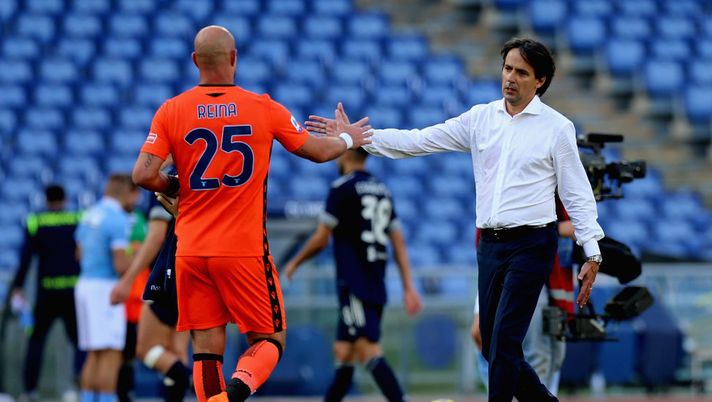 ROME, ITALY - NOVEMBER 08: SS Lazio goalkeeper Pepe Reina and Simone Inzaghi react during the Serie A match between SS Lazio and Juventus at Stadio Olimpico on November 8, 2020 in Rome, Italy. (Photo by Paolo Bruno/Getty Images) ROME, ITALY - NOVEMBER 08: SS Lazio goalkeeper Pepe Reina and Simone Inzaghi react during the Serie A match between SS Lazio and Juventus at Stadio Olimpico on November 8, 2020 in Rome, Italy. (Photo by Paolo Bruno/Getty Images)