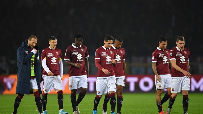 TURIN, ITALY - NOVEMBER 02:  Players of Torino FC look dejected at the end of the Serie A match between Torino FC and Juventus at Stadio Olimpico di Torino on November 2, 2019 in Turin, Italy.  (Photo by Valerio Pennicino/Getty Images)