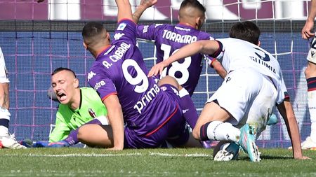 FLORENCE, ITALY - MARCH 13: Lucas Torreira of ACF Fiorentina scores the opening goal during the Serie A match between ACF Fiorentina and Bologna FC at Stadio Artemio Franchi on March 13, 2022 in Florence, Italy. (Photo by Giuseppe Bellini/Getty Images) FLORENCE, ITALY - MARCH 13: Lucas Torreira of ACF Fiorentina scores the opening goal during the Serie A match between ACF Fiorentina and Bologna FC at Stadio Artemio Franchi on March 13, 2022 in Florence, Italy. (Photo by Giuseppe Bellini/Getty Images)