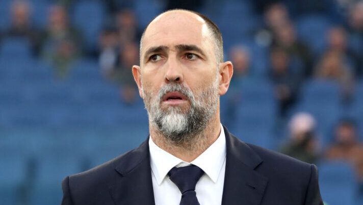 ROME, ITALY - MARCH 30: Igor Tudor, Head Coach of SS Lazio, looks on prior to the Serie A TIM match between SS Lazio and Juventus at Stadio Olimpico on March 30, 2024 in Rome, Italy. (Photo by Paolo Bruno/Getty Images) Tudor: “Non solo Immobile, si è fatto male anche Romagnoli. La formazione e Zaccagni…” - immagine 1