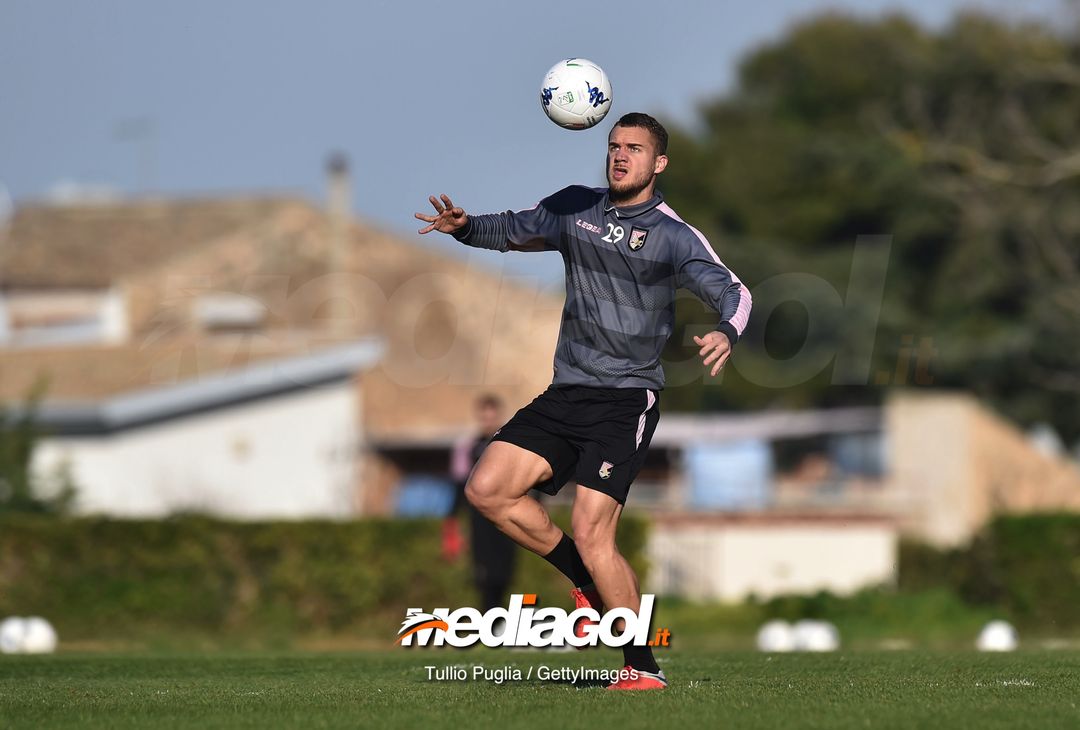  PALERMO, ITALY - MARCH 06: George Puscas in action during a US Citta' di Palermo training session at Tenente Carmelo Onorato Sports Center on March 06, 2019 in Palermo, Italy. (Photo by Tullio M. Puglia/Getty Images) 