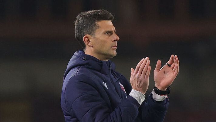 EMPOLI, ITALY - MARCH 15: Thiago Motta manager of Bologna FC gestures during the Serie A TIM match between Empoli FC and Bologna FC at Stadio Carlo Castellani on March 15, 2024 in Empoli, Italy.(Photo by Gabriele Maltinti/Getty Images) Motta: “Zirkzee deve pensare a recuperare, ok chi l’ha sostituito. Calafiori e sull’Europa…” - immagine 1