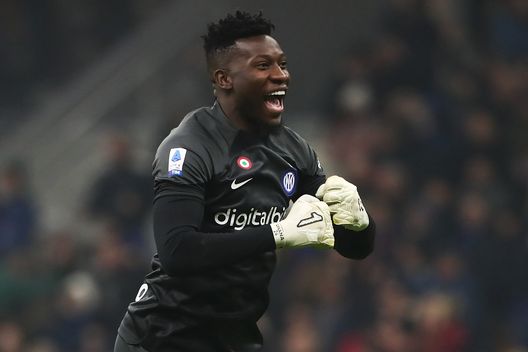(Photo by Marco Luzzani/Getty Images) onana inter napoli