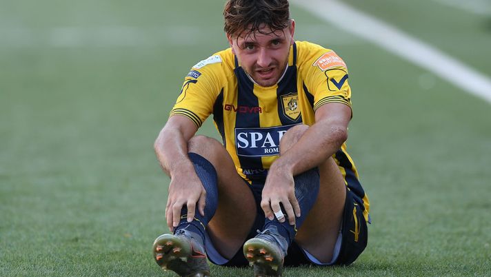 CASTELLAMMARE DI STABIA, ITALY - OCTOBER 19: Giacomo Calò of Juve Stabia during the Serie B match between Juve Stabia and Pordenone on October 19, 2019 in Castellammare di Stabia, Italy. (Photo by Francesco Pecoraro/Getty Images) CASTELLAMMARE DI STABIA, ITALY - OCTOBER 19: Giacomo Calò of Juve Stabia during the Serie B match between Juve Stabia and Pordenone on October 19, 2019 in Castellammare di Stabia, Italy. (Photo by Francesco Pecoraro/Getty Images)