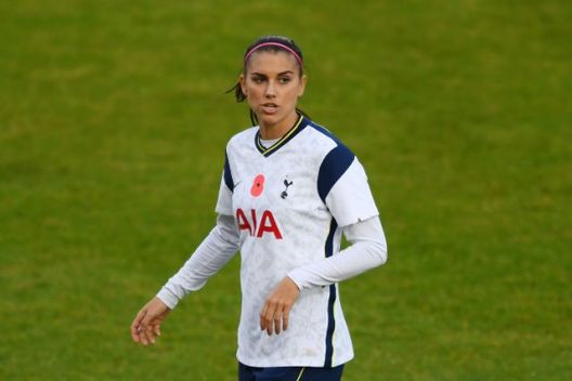BARNET, ENGLAND - NOVEMBER 07: Alex Morgan of Tottenham Hotspur looks on during the Barclays FA Women's Super League match between Tottenham Hotspur Women and Reading Women at The Hive on November 07, 2020 in Barnet, England. Sporting stadiums around the UK remain under strict restrictions due to the Coronavirus Pandemic as Government social distancing laws prohibit fans inside venues resulting in games being played behind closed doors. (Photo by Alex Davidson/Getty Images) BARNET, ENGLAND - NOVEMBER 07: Alex Morgan of Tottenham Hotspur looks on during the Barclays FA Women's Super League match between Tottenham Hotspur Women and Reading Women at The Hive on November 07, 2020 in Barnet, England. Sporting stadiums around the UK remain under strict restrictions due to the Coronavirus Pandemic as Government social distancing laws prohibit fans inside venues resulting in games being played behind closed doors. (Photo by Alex Davidson/Getty Images)