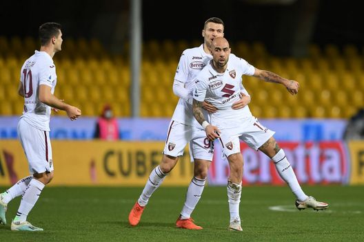 BENEVENTO, ITALY - JANUARY 22: Simone Zaza of Torino celerbates scoring the 2nd Torino goal with Alessandro Buongiorno of Torino during the Serie A match between Benevento Calcio and Torino FC at Stadio Ciro Vigorito on January 22, 2021 in Benevento, Italy. (Photo by Francesco Pecoraro/Getty Images) BENEVENTO, ITALY - JANUARY 22: Simone Zaza of Torino celerbates scoring the 2nd Torino goal with Alessandro Buongiorno of Torino during the Serie A match between Benevento Calcio and Torino FC at Stadio Ciro Vigorito on January 22, 2021 in Benevento, Italy. (Photo by Francesco Pecoraro/Getty Images)