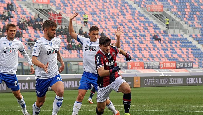 BOLOGNA, ITALY - FEBRUARY 06: Riccardo Orsolini of Bologna FC in action during the Serie A match between Bologna FC and Empoli FC at Stadio Renato Dall'Ara on February 06, 2022 in Bologna, Italy. (Photo by Mario Carlini / Iguana Press/Getty Images) Gazzetta – Orsolini e il rinnovo in ballo - immagine 1