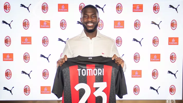 Fikayo Tomori a Casa Milan (acmilan.com)