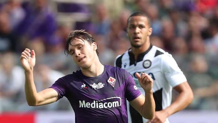FLORENCE, ITALY - OCTOBER 06: Federico Chiesa of ACF Fiorentina in action during the Serie A match between ACF Fiorentina and Udinese Calcio at Stadio Artemio Franchi on October 6, 2019 in Florence, Italy. (Photo by Gabriele Maltinti/Getty Images) FLORENCE, ITALY - OCTOBER 06: Federico Chiesa of ACF Fiorentina in action during the Serie A match between ACF Fiorentina and Udinese Calcio at Stadio Artemio Franchi on October 6, 2019 in Florence, Italy. (Photo by Gabriele Maltinti/Getty Images)