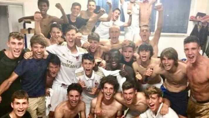 Il Milan Allievi Under 16 festeggia lo scudetto, foto @acmilan 
