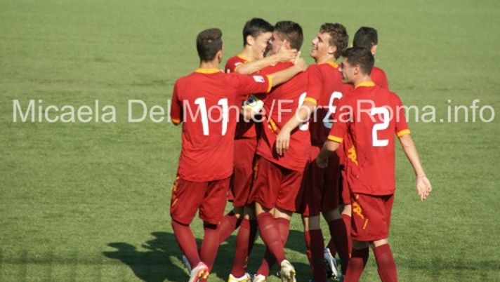Primavera: Roma-Crotone rinviata al 18/4. Multa alla società per il coro verso Pessotto, 6 ragazzi convocati in Under19 Primavera: Roma-Crotone rinviata al 18/4. Multa alla società per il coro verso Pessotto, 6 ragazzi convocati in Under19 - immagine 1
