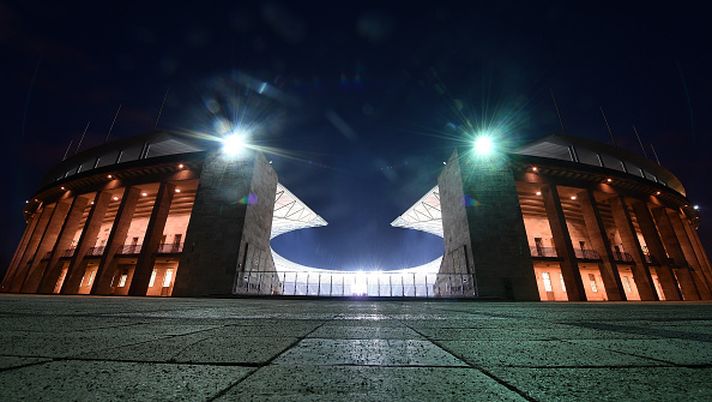 BERLIN, GERMANY - FEBRUARY 16: An exterior view of The Berlin Olympic stadium prior to the Bundesliga match between Hertha BSC and 1. FSV Mainz 05 at Olympiastadion on February 16, 2018 in Berlin, Germany. (Photo by Stuart Franklin/Bongarts/Getty Images ) Berlino, stadio sold-out: Hertha, per il derby no ai colori Union fuori dal settore ospiti! - immagine 1